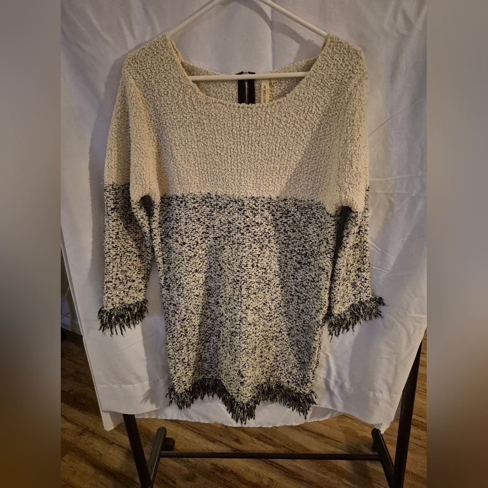 Textured Midi Sweater Dress W/ Silver Shimmer & Fringe Accents! Super Cute!